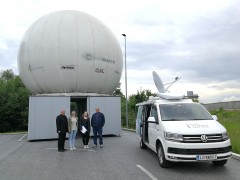 Radio Prvi na obisku na zemeljski postaji na Barju